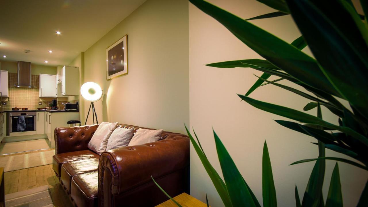 Superb City Center 1 Or 2 Bedroom Apts King Bed Саутгемптон Экстерьер фото