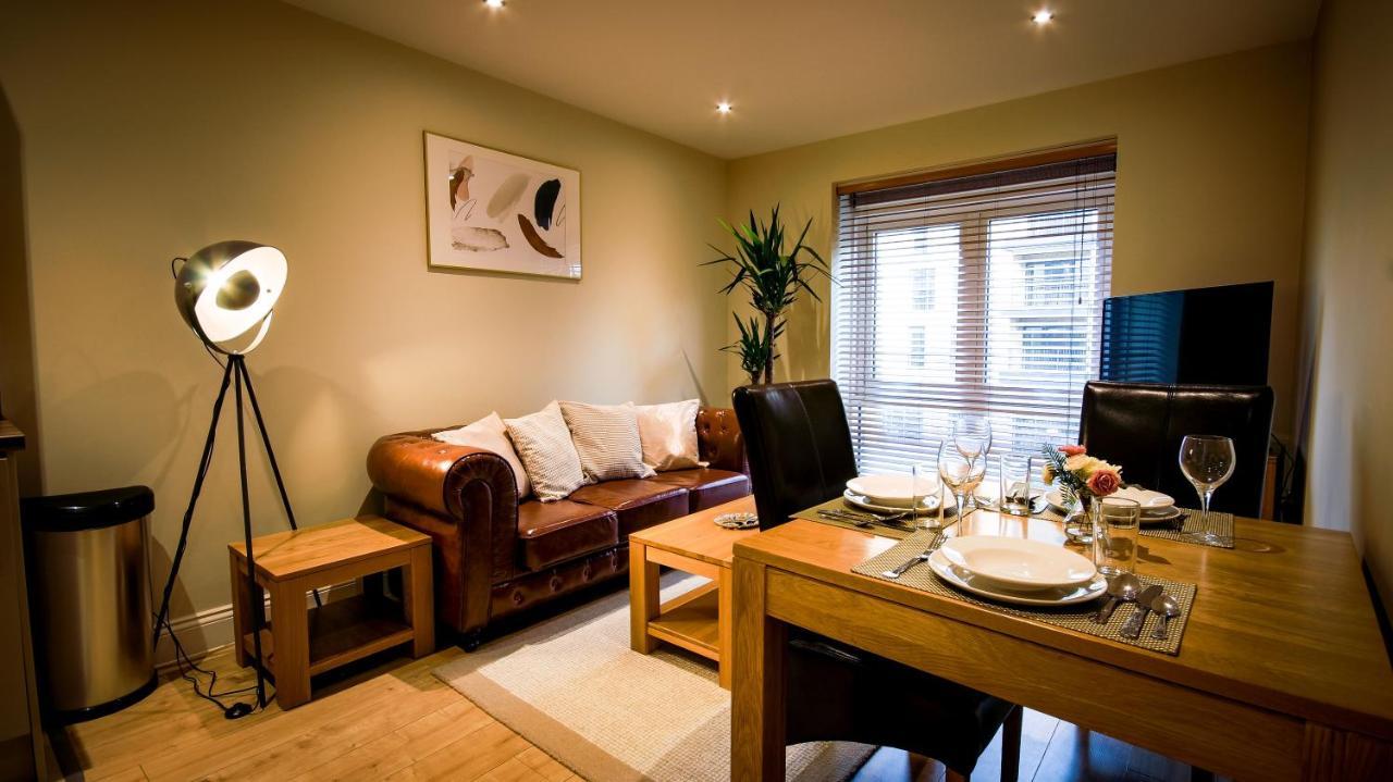 Superb City Center 1 Or 2 Bedroom Apts King Bed Саутгемптон Экстерьер фото